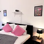 Thinkpink! Im Herzen Dortmunds Apartament